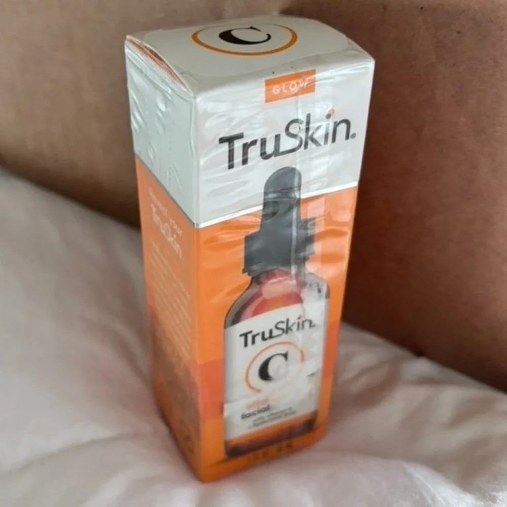 TruSkin Vitamin C Facial Serum with Squalane Hyaluronic Acid 1 fl oz 30 ml NEW